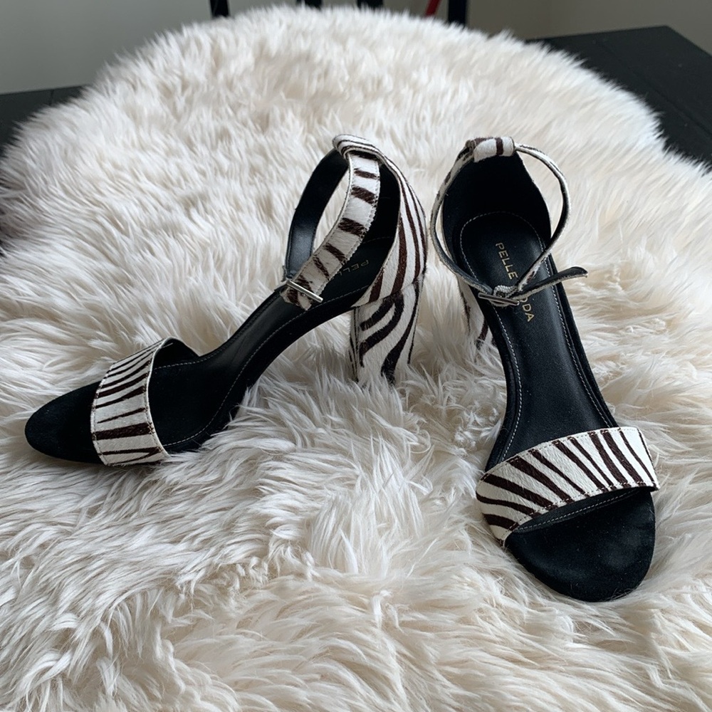 Pelle Moda zebra print cowhide heels size : 6.5